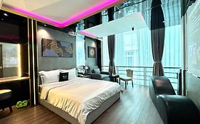 M&H Lux Hotel